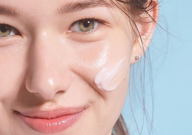Những đối tượng nào  nên dùng các sản phẩm mỹ phẩm chứa Ceramide Những đối tượng nào  nên dùng các sản phẩm mỹ phẩm chứa Ceramide